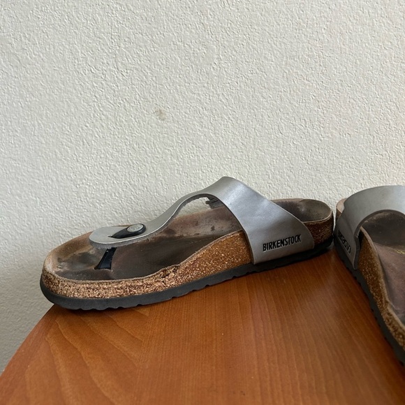 Birkenstock Gizeh Women’s Size 9 40 Metallic Slip On Birko-Flor Silver Sandal - Picture 4 of 11